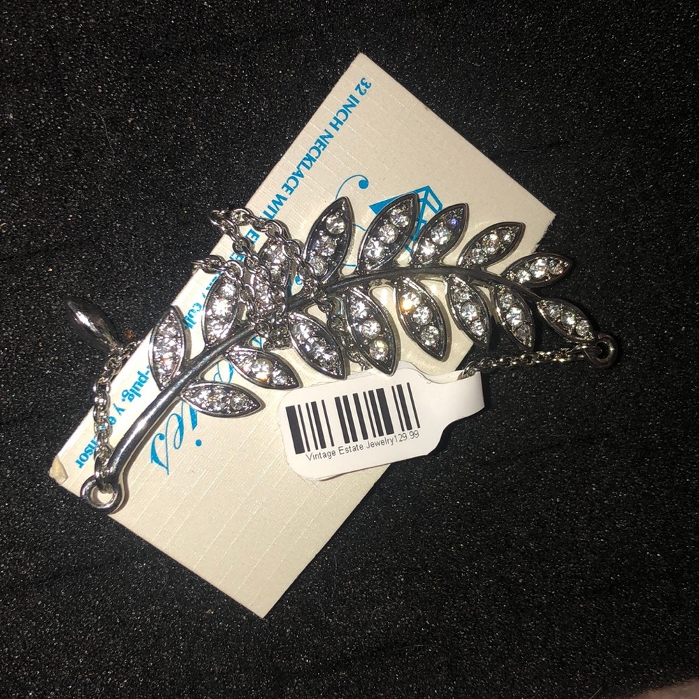 Leaf crystal necklace